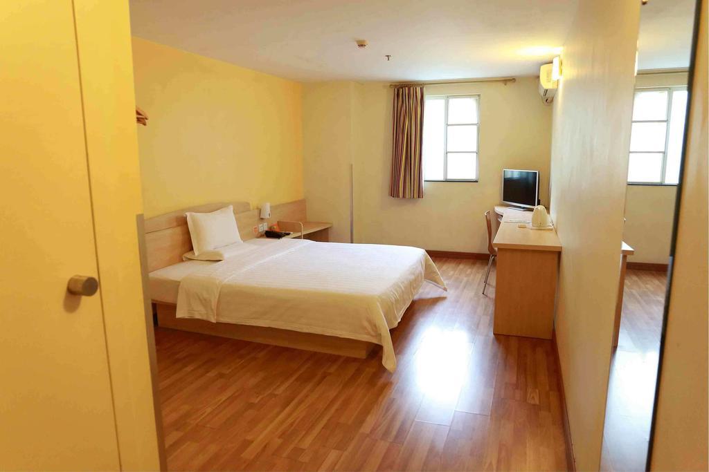 7Days Inn Foshan Qiandeng Lake Nangui Road Subway Station Стая снимка