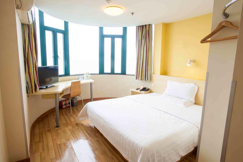 7Days Inn Foshan Qiandeng Lake Nangui Road Subway Station Стая снимка