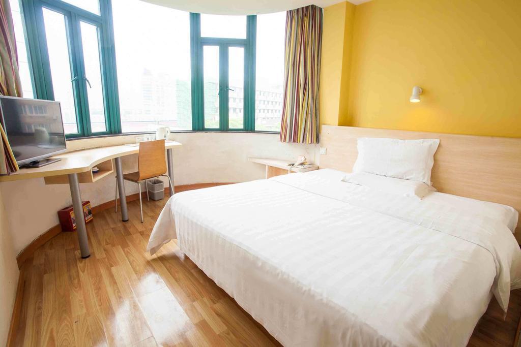 7Days Inn Foshan Qiandeng Lake Nangui Road Subway Station Стая снимка