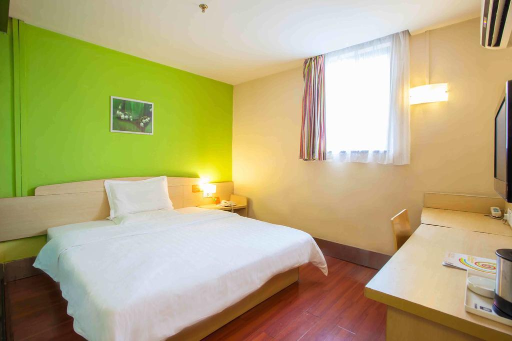7Days Inn Foshan Qiandeng Lake Nangui Road Subway Station Стая снимка