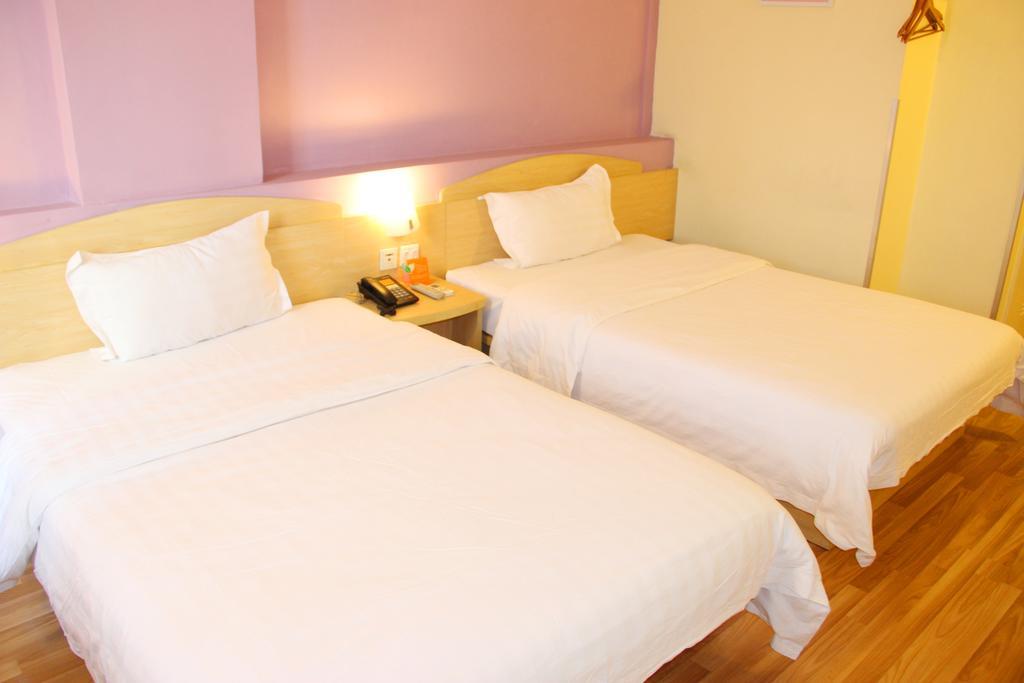 7Days Inn Foshan Qiandeng Lake Nangui Road Subway Station Екстериор снимка