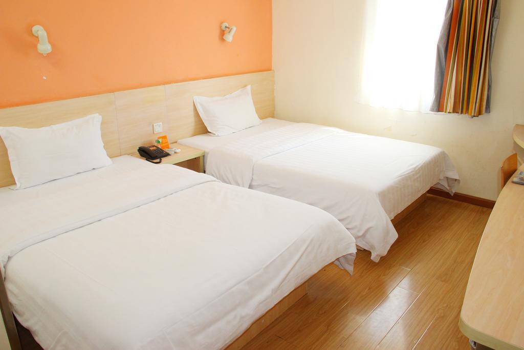 7Days Inn Foshan Qiandeng Lake Nangui Road Subway Station Екстериор снимка