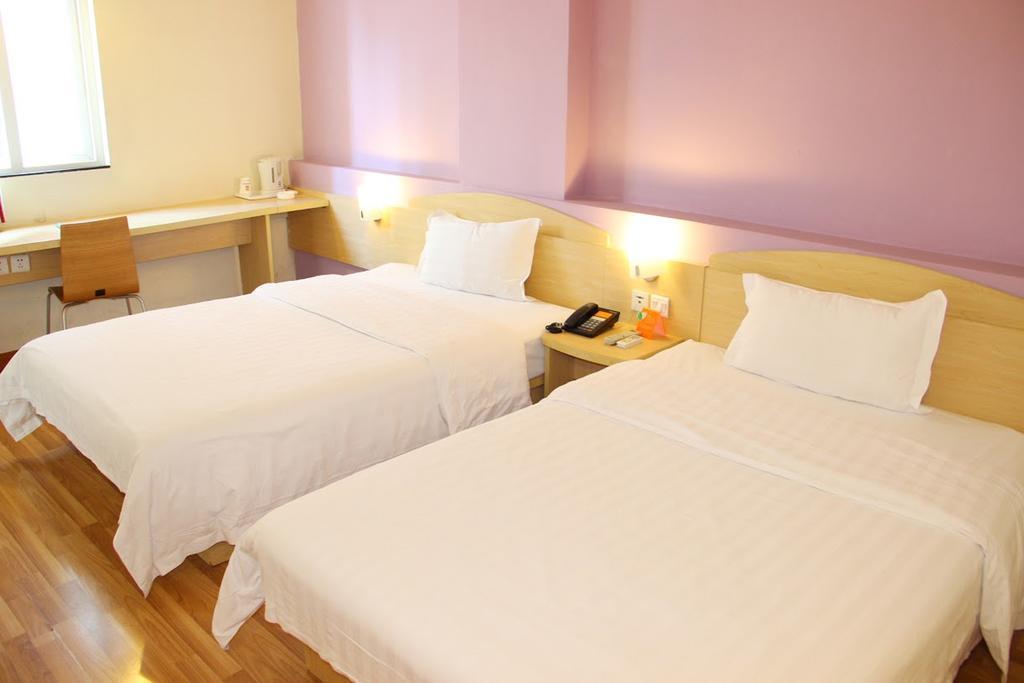 7Days Inn Foshan Qiandeng Lake Nangui Road Subway Station Екстериор снимка