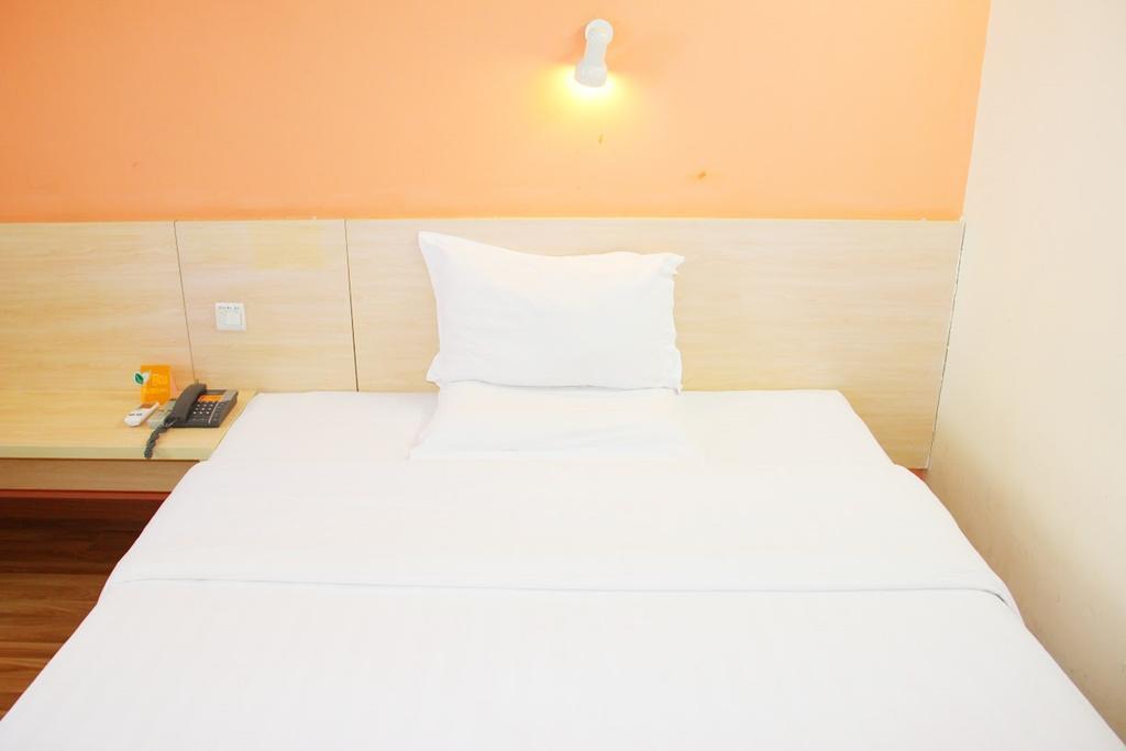 7Days Inn Foshan Qiandeng Lake Nangui Road Subway Station Екстериор снимка