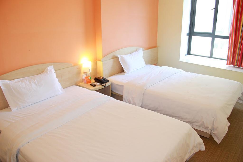 7Days Inn Foshan Qiandeng Lake Nangui Road Subway Station Екстериор снимка