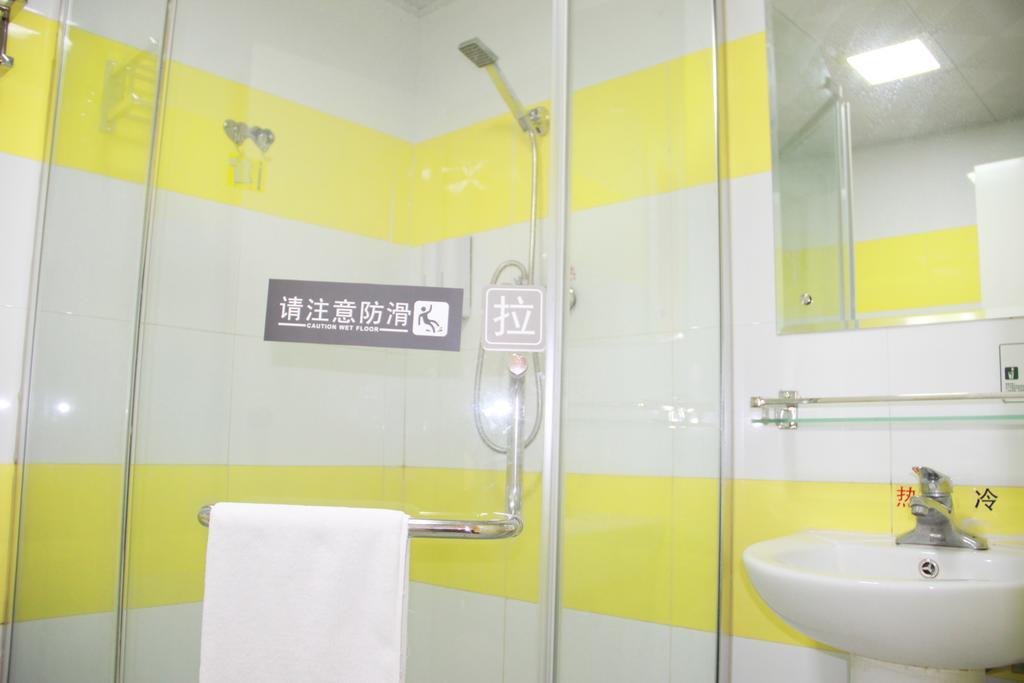 7Days Inn Foshan Qiandeng Lake Nangui Road Subway Station Екстериор снимка